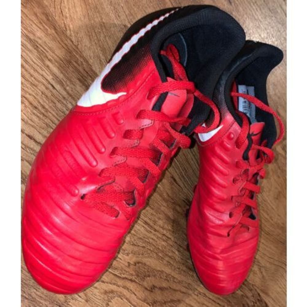 Nike Jr. Legend 7 Club FG Tiempo Kids Soccer Cleats Size 5.5Y Red And Black